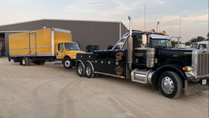 truck towing Euless, Texas by Express Towing Arlington